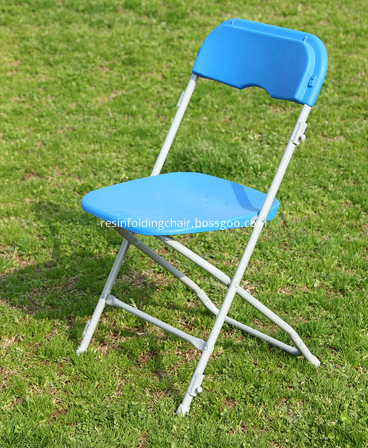 blue plastic folding chair