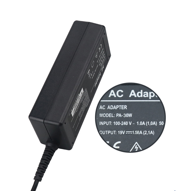 MINI draagbare 19V1.58A AC DC-adaptervoeding