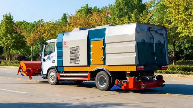 Dongfeng Left Rear Vacuum Truck 5 Jpg