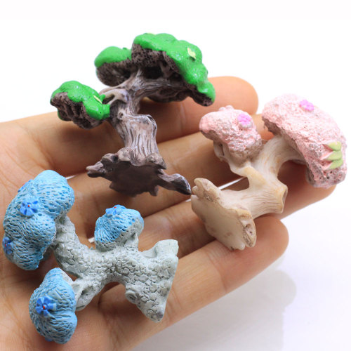 Wholesale Cute Mini Pine Tree 3D Flatback Colorful for Office Home Car Desk Decors 100pcs for Craft Decoration Resin Beads