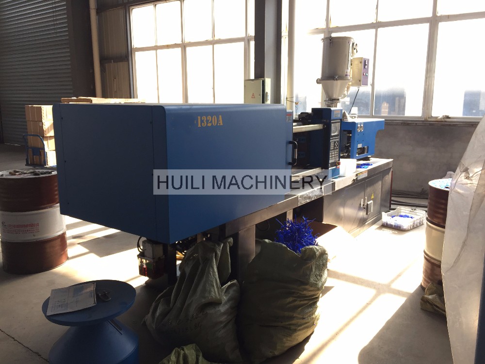fully automatic chair making injection molding machine