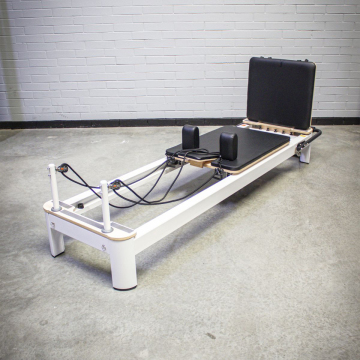 Aluminum Alloy Pilates Reformer Fitness Equipment: Black Reformer Pilates Machine