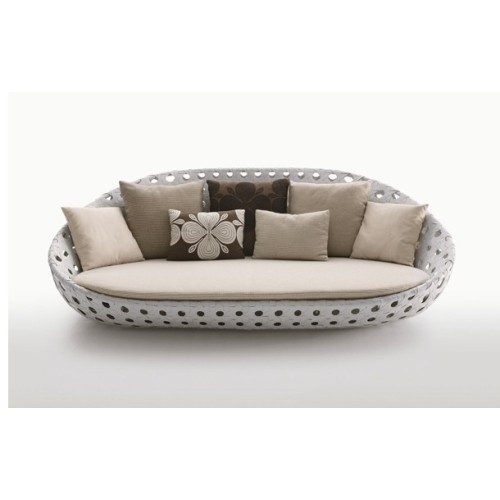 Aluminiozko Markoa Garden Rattan-en Sofa Zuria