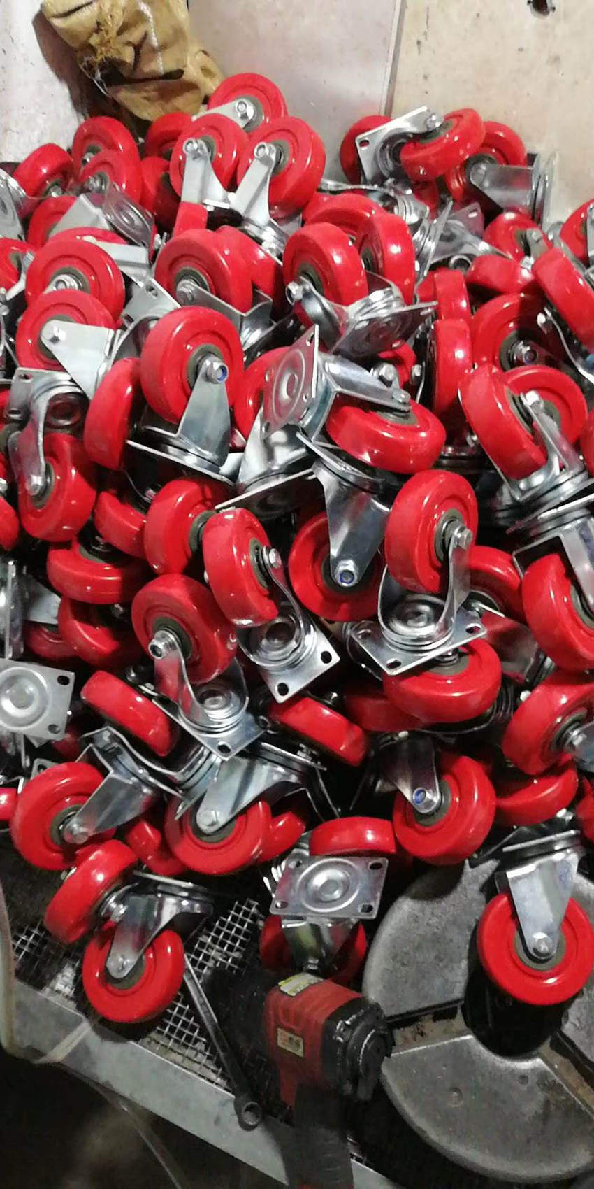 2.5/3/4/5 inch industrial casters cast iron red PU rotary trolley stroller casters
