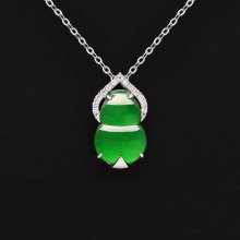 White gold gourd emerald pendant