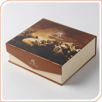 Custom brand cardboard magnetic closure gift box wholesale