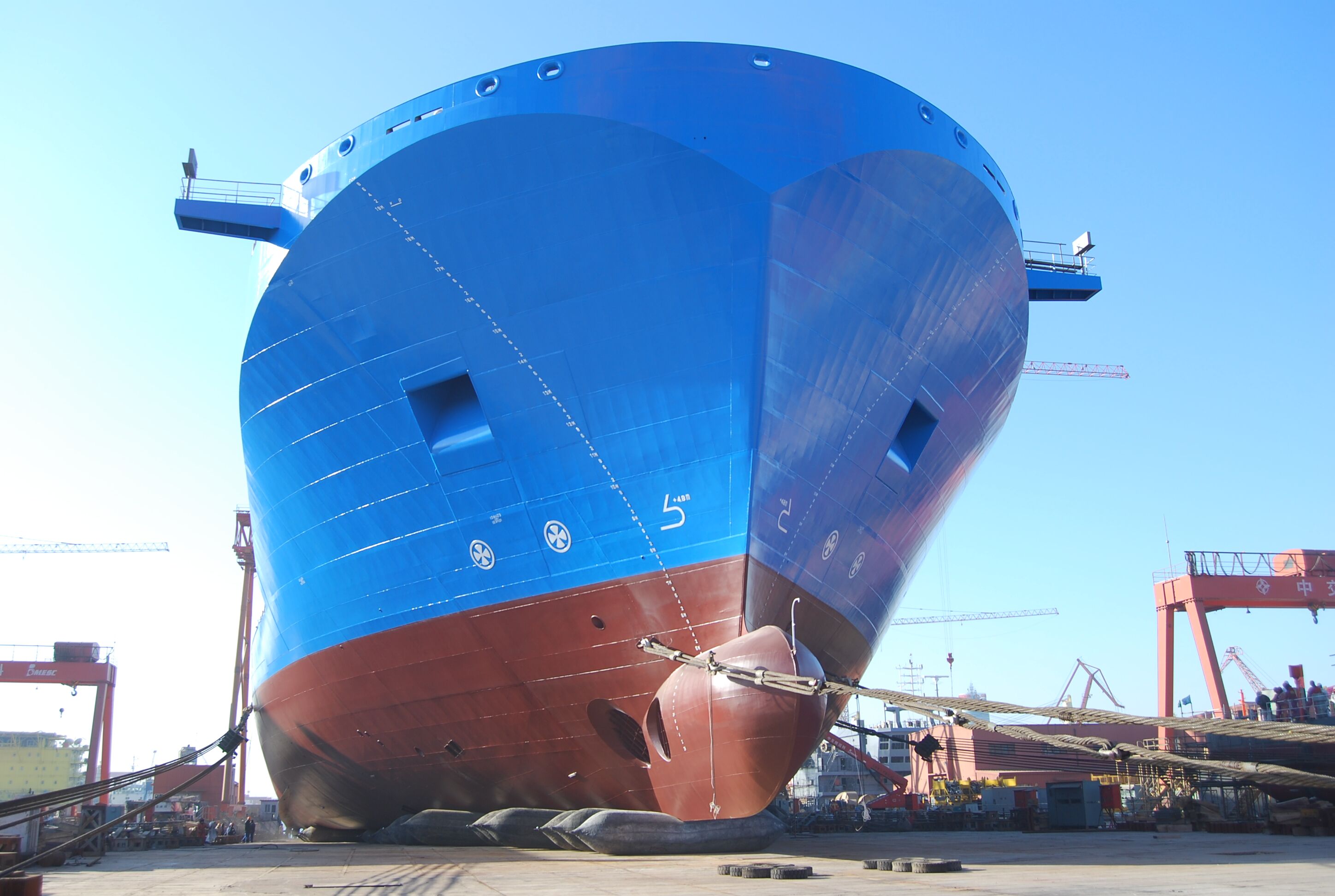 Marine Airbags for Ship Launching