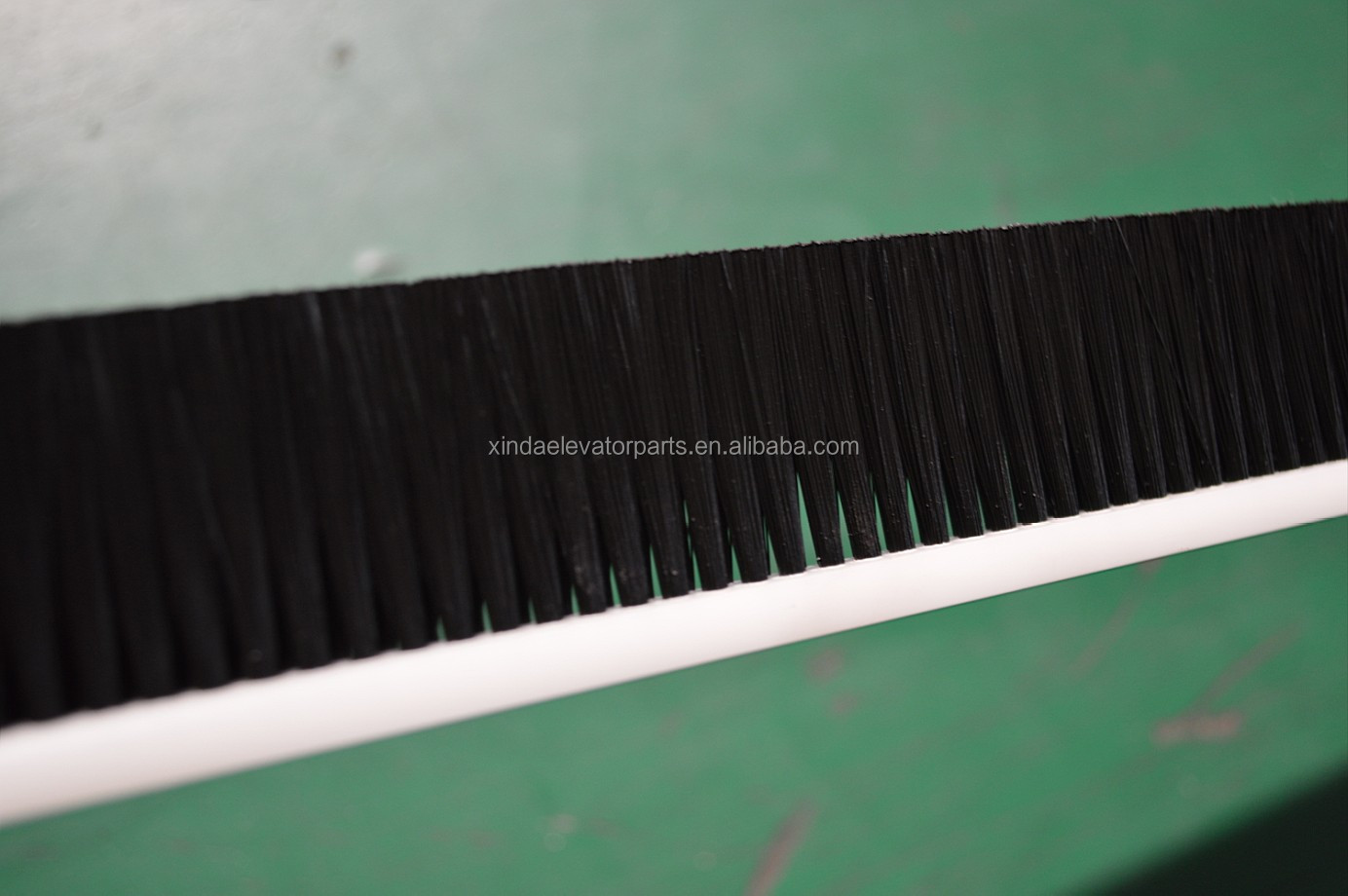BS-3 double row Skirt Brush with aluminum pedestal for escalator and moving walk escalator spare part