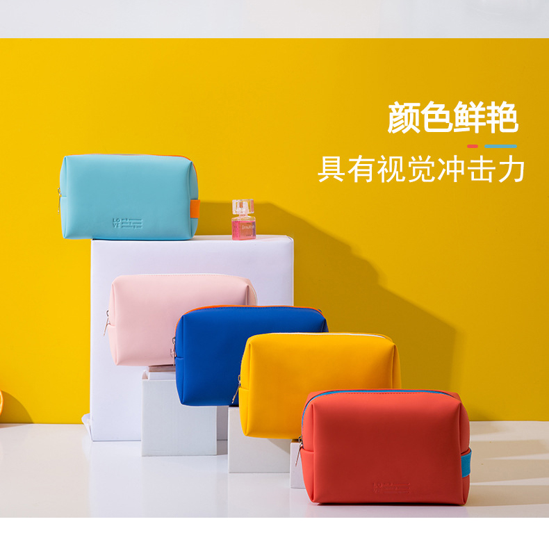 2022 Travel PU leather Toiletry Makeup Beauty Bag Custom printed Zipper Vinyl Waterproof Beach Zipper Cosmetic Bag or Pouches
