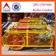 hot sale small mining crusher roller crusher working principle