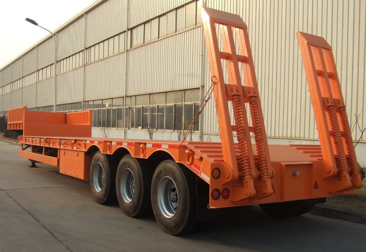  3 axle 60Ton gooseneck low bed trailer pictures