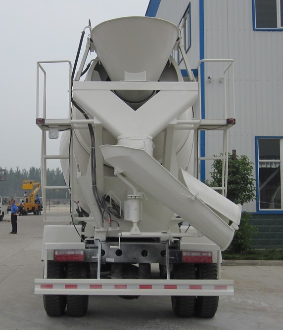 HOWO COMCRETE MIXER TRUCK