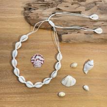 Handmade Beach Shell Choker Necklace for Women: Tropical Bohemia Style