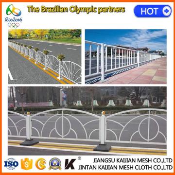 Best quality prefabricated galvanized steel picket fence for highway or railway