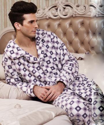 Fashion Printed Velvet Fleece Mens Pajamas Suit