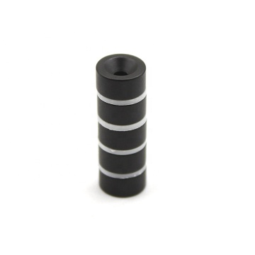 Magnete con rivestimento epossidico nero Dia8x4mm con foro svasato