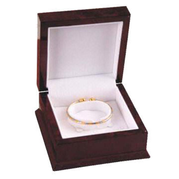 Elegant Wooden Watch Box, More Attractive