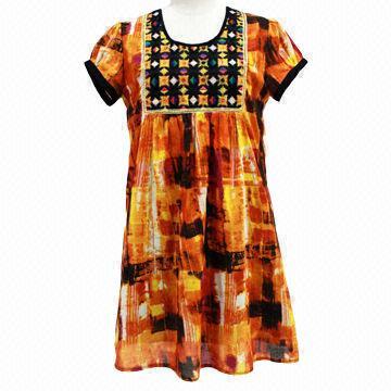 O-neckline Embroidered Design Short-sleeved Ladies' Dress