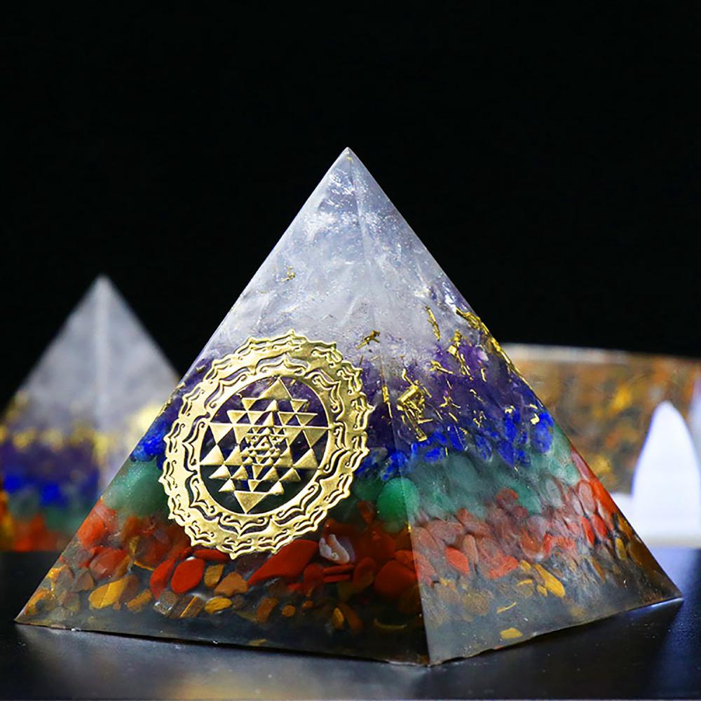 sept chakra organe pyramide pièce de cristal coloré pierre de cristal pyramide de résine puces couche fleur de vie guérison