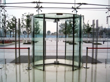 All Glass Revolving Doors with Horizontal Safety