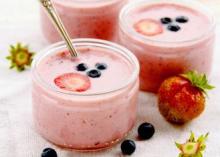 PGMS E477 cake Food Grade Emulsifiers , Propylene Glycol Mo