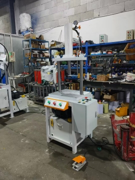 small hydraulic press machine