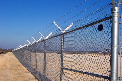 Barbed Wire Chainlink Wire Mesh Fence