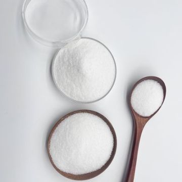 Effective Charge Removal with Polyacrylamide in Water