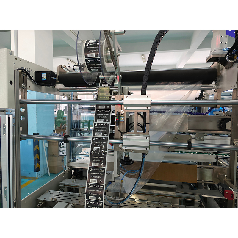 Mașină pentru mașini de ambalare a capacelor din plastic