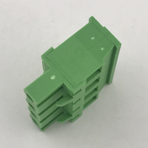 Vertical pluggable female terminal block connector