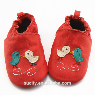 2014 lovely soft sole leather red baby shoes with birds pattern