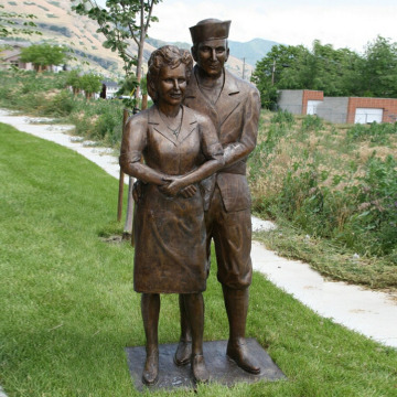 Custom life size realistic bronze human figure statues