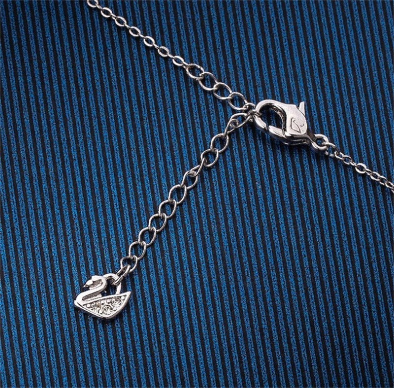 European American Fashion Jewel Jewelry Blue Diamond Swan Necklace Austria Exquisite Charming White Gold Clavicle Chain Valentine's Day Gift Necklace for Women