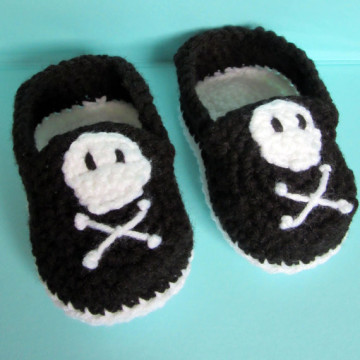 Crochet Pirate Baby Booties crochet baby shoes