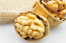 Pregnant snack shelled walnuts