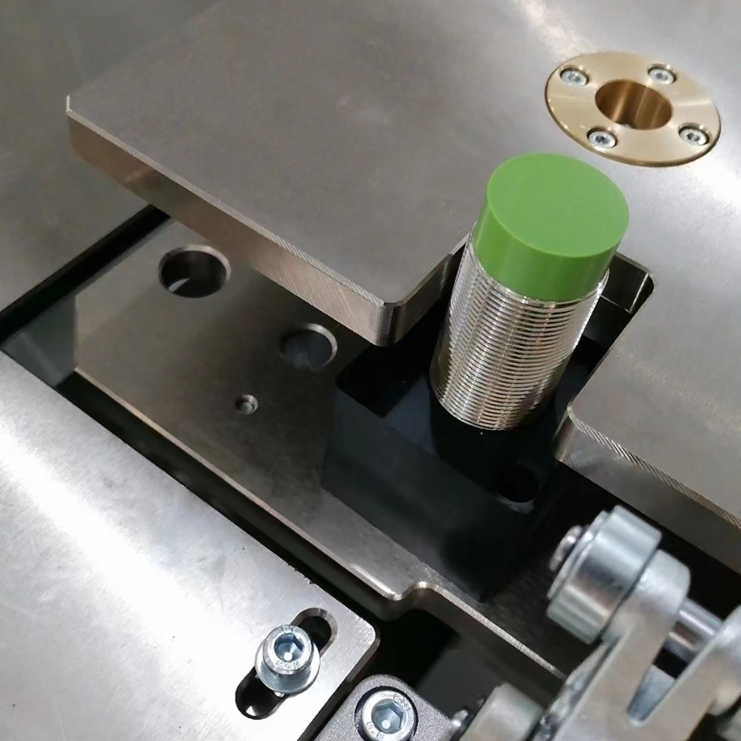 Some tips about inductive proximity Sensors Some tips about inductive proximity Sensors