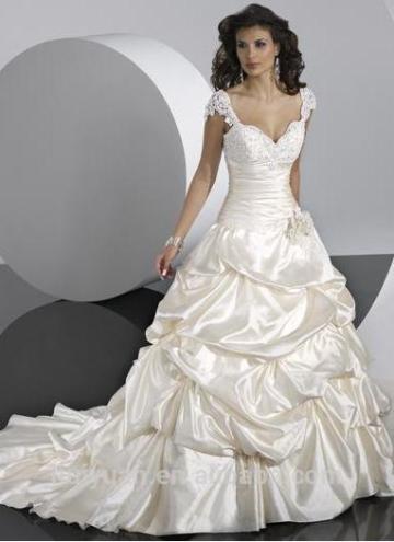 Taffeta A-line heart shaped wedding dress