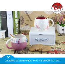 Most popular originality ceramic mug with silicone lid reasonable price