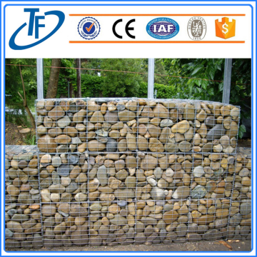 Gabion baskets with welded mesh