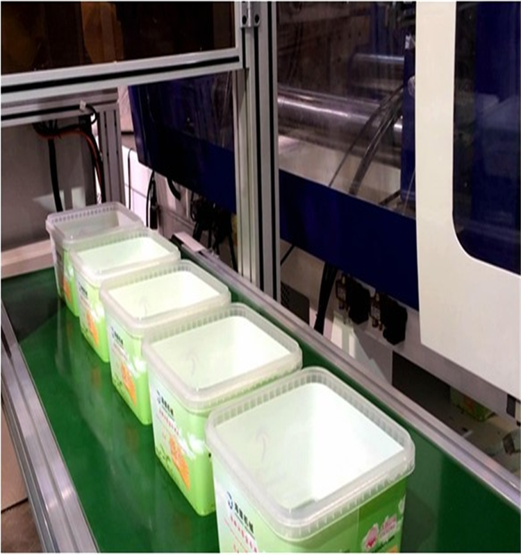 China Foshan Industrial Automatic 6 Axis Robot Arm In Mold Labeling Machine Injection,In Mold Labeling System