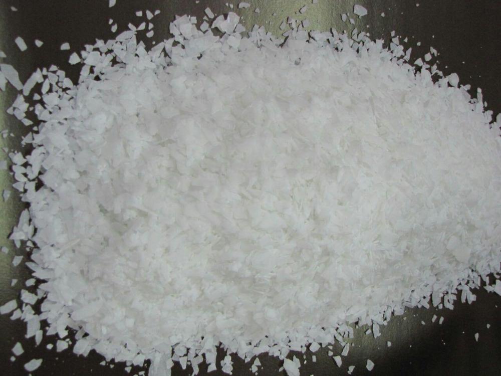 Caustic soda đính cườm được đóng gói trong túi 25kg