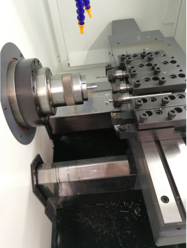 Máquina de torneamento CNC de alimentação automática