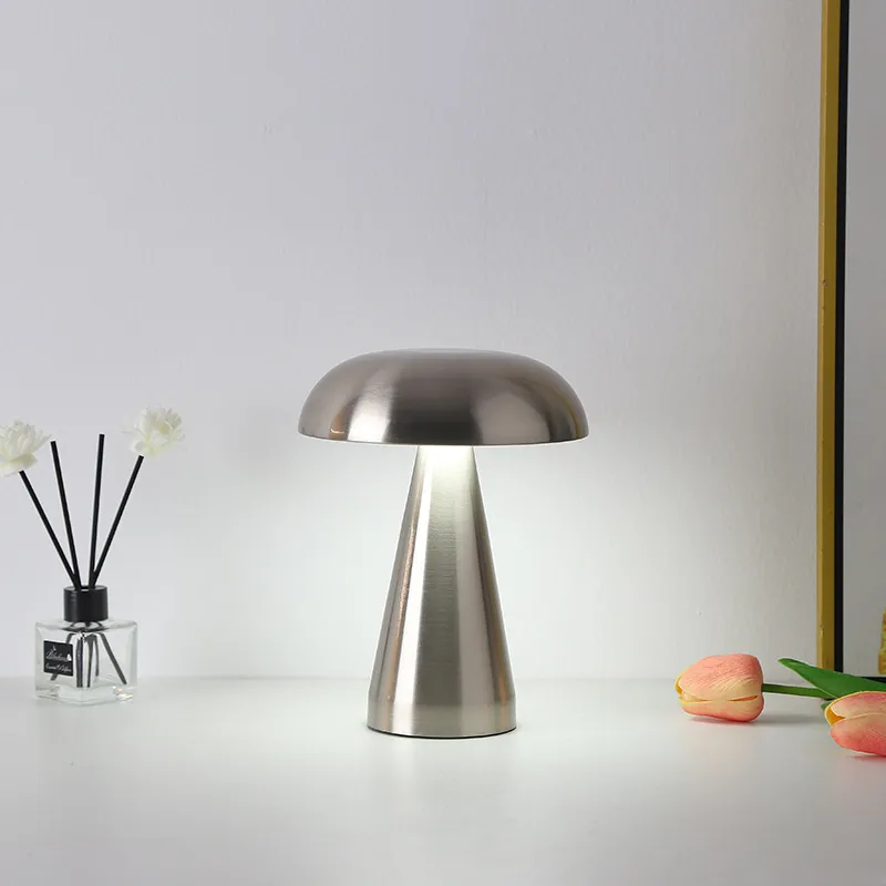 Vintage-Inspired Rechargeable Metal Desk Lamp for Cozy Ambiance