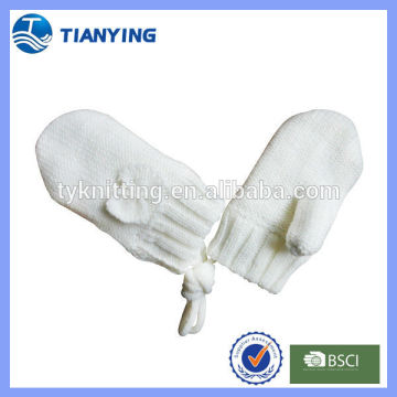 bownot white string knit mitten with polar fleece lining