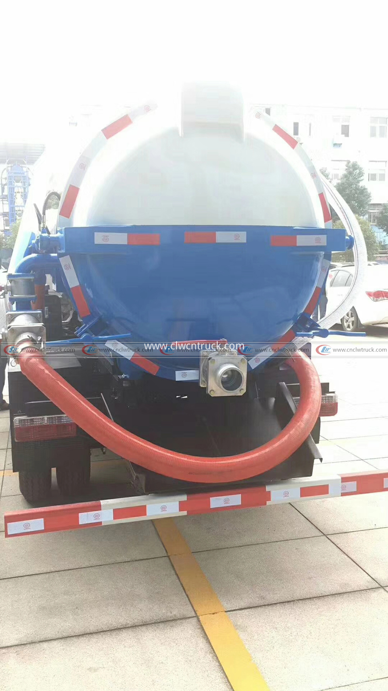 sewage waste suction truck 4