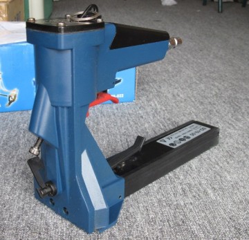 3519 Air carton stapler