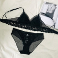 Panty set met gewatteerde bralette voor dames