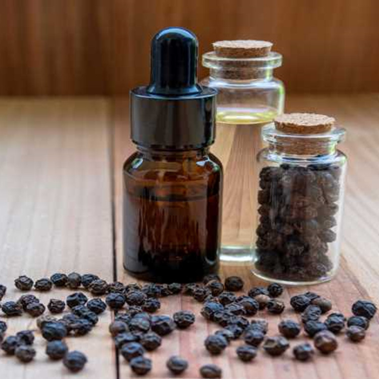 Ätherisches Öl aus schwarzem Pfeffer in Lebensmittelqualität