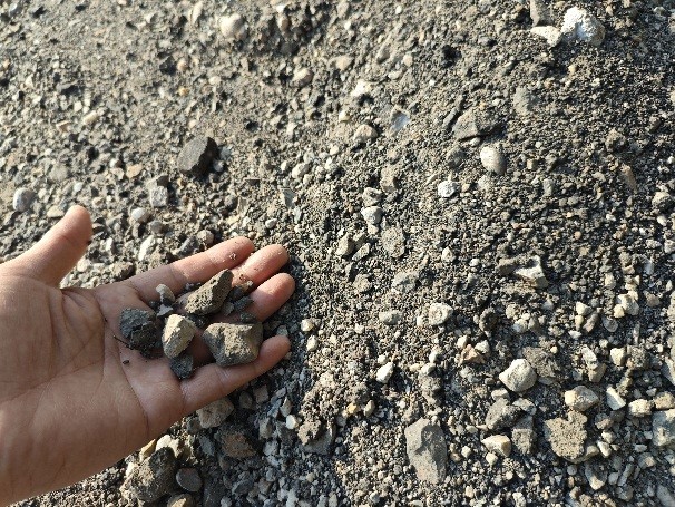 3. 煤镐 3. Coal picks