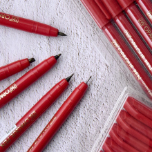 ZIG Opaque pen for metal marking